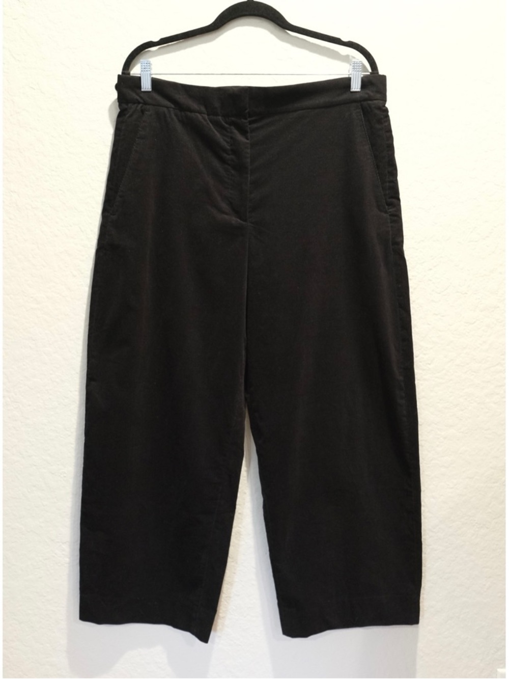 COS Wide Leg Corduroy Cropped Barrel Style Pants Women’s Size 12 Black